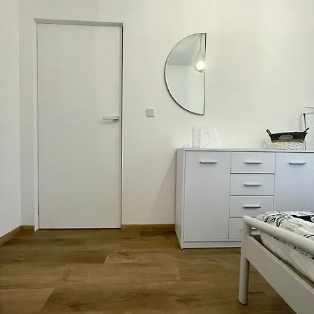 Budki Szczesliwickie 25 By Homeprime * Warszawa